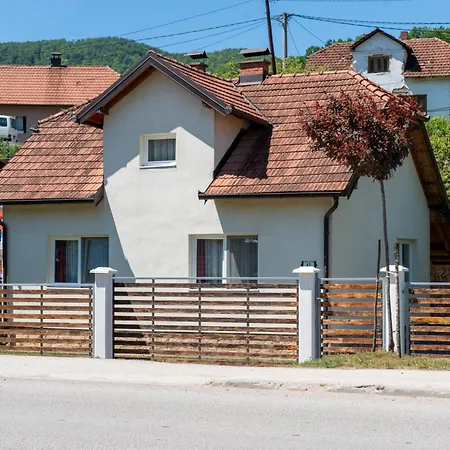 Apartamento Spacious Family Near Lovnica Monastery *