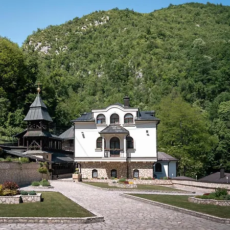 Spacious Family Near Lovnica Monastery * Sekovici