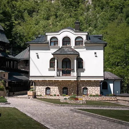 Apartamento Spacious Family Near Lovnica Monastery *