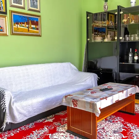 Apartamento Spacious Family Near Lovnica Monastery *