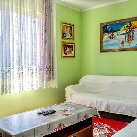 Apartamento Spacious Family Near Lovnica Monastery