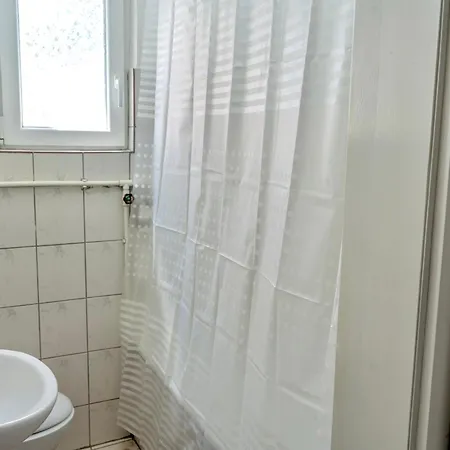 Spacious Family Near Lovnica Monastery Apartamento *